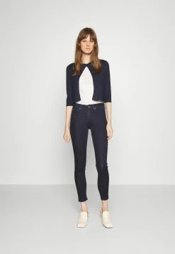 MAX & Co. Kläder Försäljning -MAX & Co. Kläder Försäljning 00fa0ec8b7764dbfad3db7e68f82997b