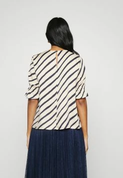 MAX & Co. MAX&Co.CANTO - T-shirt Med Print - Ivory/blue -MAX & Co. Kläder Försäljning 46a33f6f14b5420c9133110cd432c5db