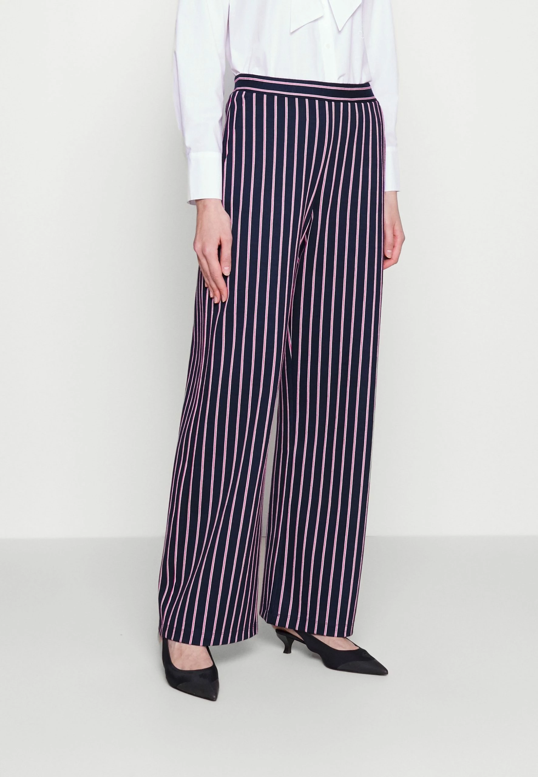 MAX & Co. MAX&Co.LINCE - Tygbyxor - Navy Blue 1 MAX & Co. MAX&Co.LINCE - Tygbyxor - Navy Blue