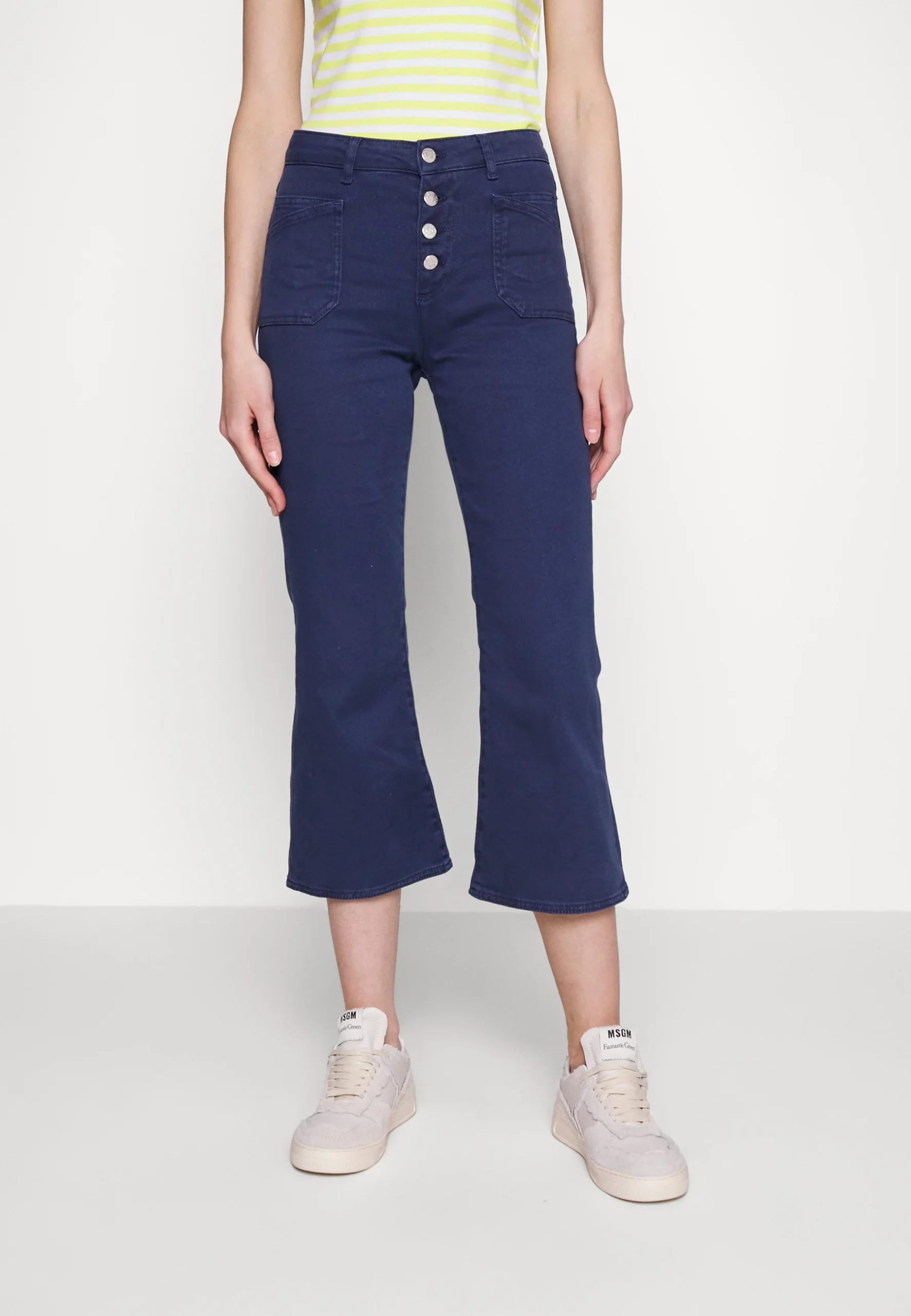 MAX & Co. Kläder Försäljning -MAX & Co. Kläder Försäljning 65a8cbc502214865b41ee1198139302d scaled