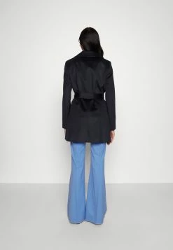 MAX & Co. MAX&Co.SHORTRUN - Kort Kappa / Rock - Midnight Blue -MAX & Co. Kläder Försäljning 8ce4c208ca0a42d3b707afc190658d35