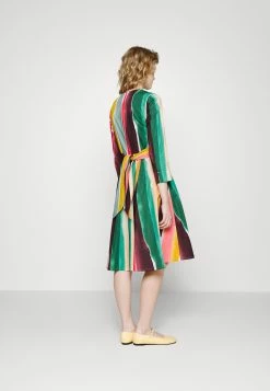 MAX & Co. MAX&Co.RIALTO - Vardagsklänning - Bright Fuchsia -MAX & Co. Kläder Försäljning 90ad0790e7f545f4b8b44fb0e117cbeb