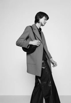 MAX & Co. MAX&Co.SHORTRUN - Klassisk Kappa / Rock - Red -MAX & Co. Kläder Försäljning a953a5ebcdfe4de99ee02024da6f1434