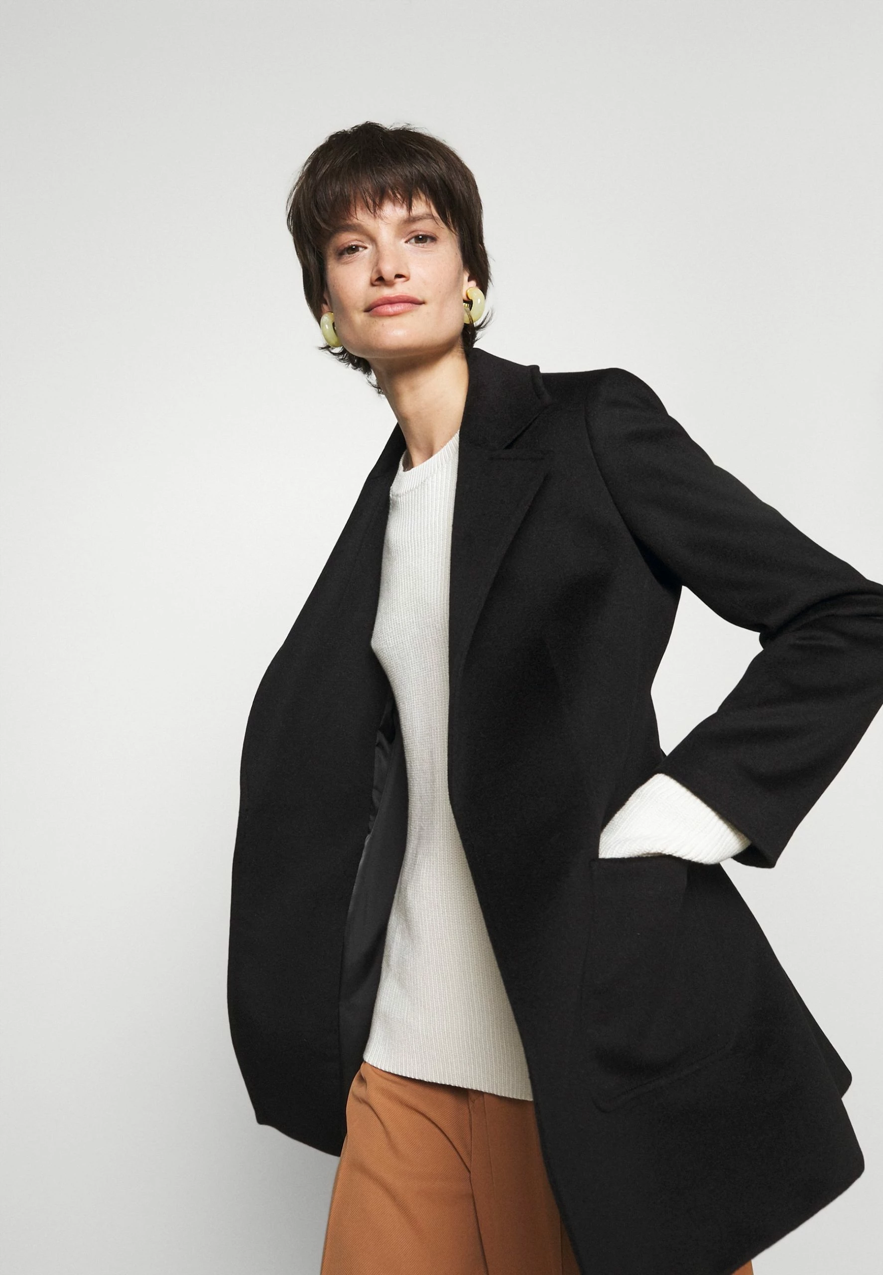 MAX & Co. MAX&Co.SHORTRUN - Klassisk Kappa / Rock - Black 4 MAX & Co. MAX&Co.SHORTRUN - Klassisk Kappa / Rock - Black - Bild 4