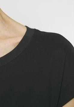 MAX & Co. MAX&Co.MALDIVE - T-shirt - Bas - Nero -MAX & Co. Kläder Försäljning d90597ab65054825b7e618c0b6a104b1